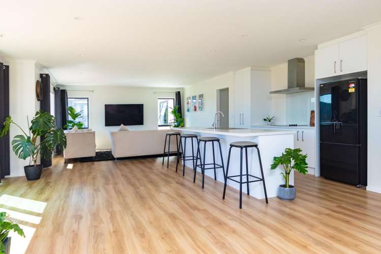 12 Corsica Court Fitzherbert_6