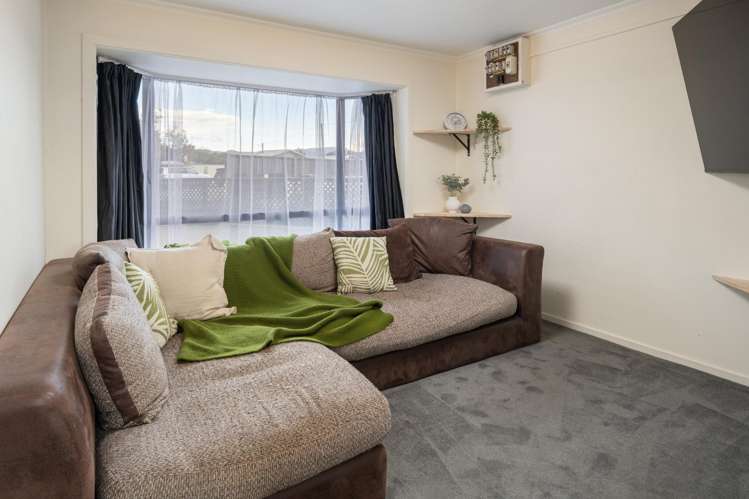 33 Rousehill Street Renwick_15