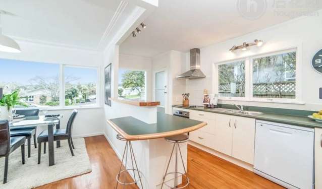 7 Mayfair Crescent Mairangi Bay_2