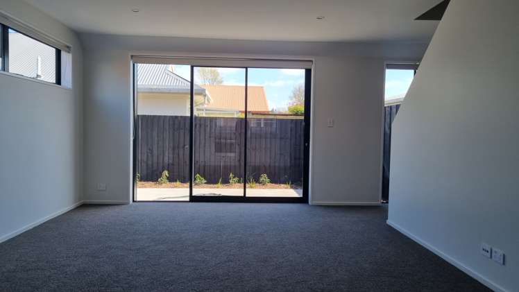 2/11 Halliwell Avenue 1505_2