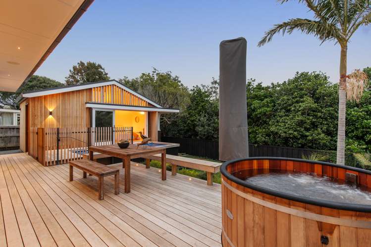 15 Challinor Crescent Mount Albert_16