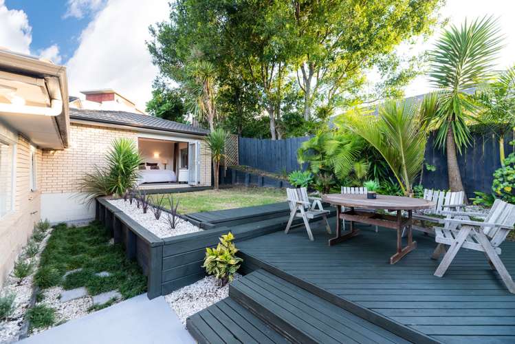 13 Frenz Drive Titirangi_21