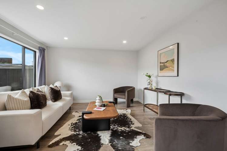 6 McArthur Close Silverdale_13