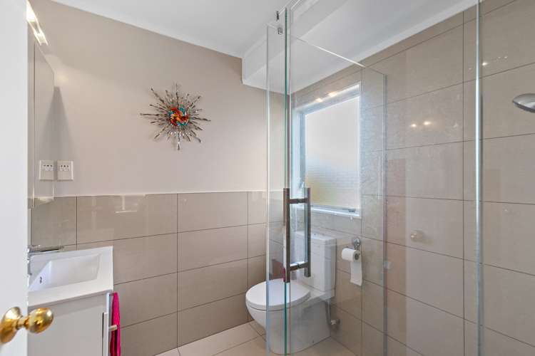 64 Sunnyhills Avenue Glenview_10