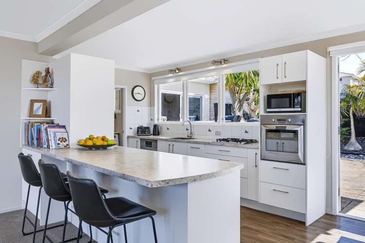 12 Rakino Avenue_4