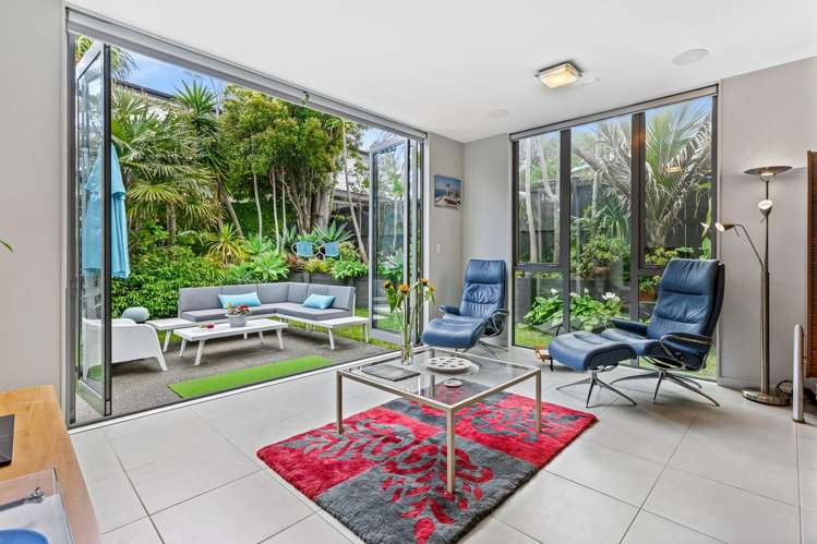 7 Merani Street Narrow Neck_8
