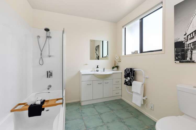 11/11 The Avenue Albany_13