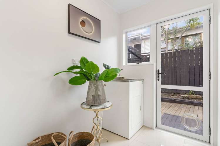 2/20 Hogans Road Glenfield_23