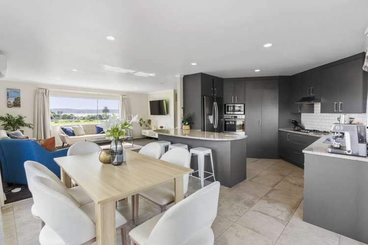 3 Wakaroa Avenue Te Atatu Peninsula_10