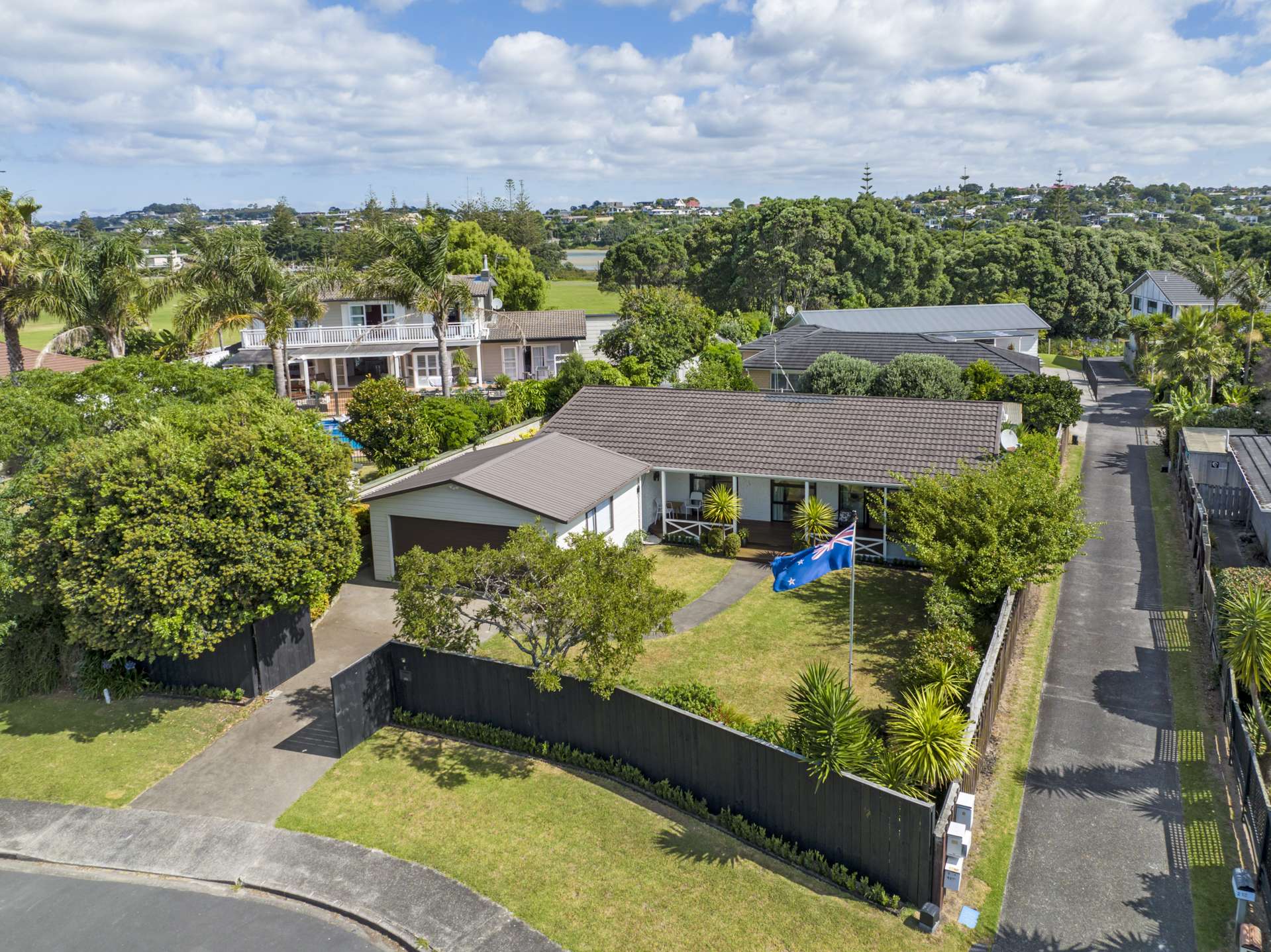 6 Edgewater Grove Orewa_0