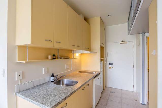 3B/50 Eden Crescent City Centre_4