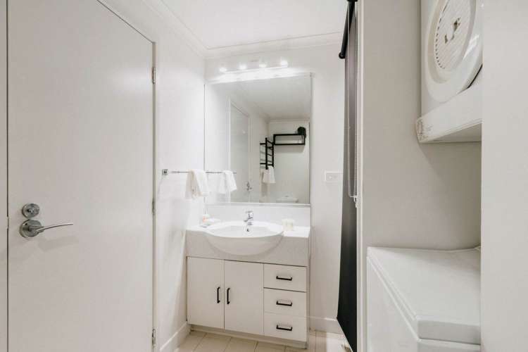 7bs/1 Emily Place Auckland Central_14