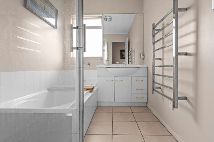 11b Cheval Place Taradale_10