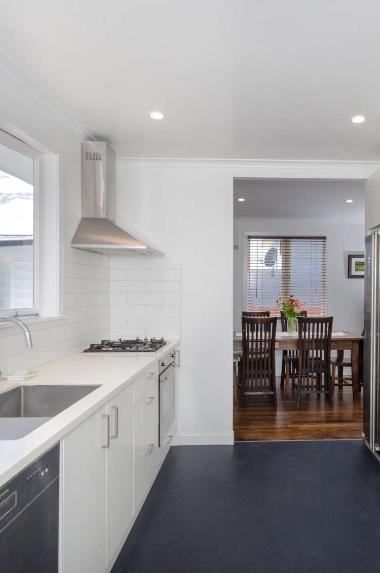 20 Tamariki Avenue Kelston_24