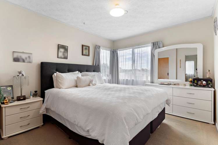 6 Tetrarch Place Totara Vale_13