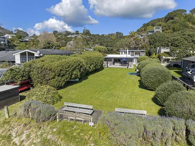 ‘Try before you buy’ Waiheke Island bach sells for $10.5m