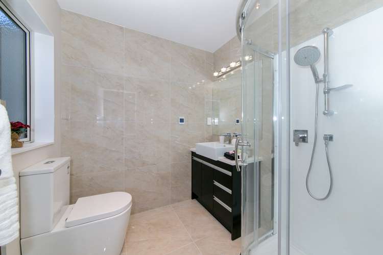 1c Vino Cina Heights Ranui_16