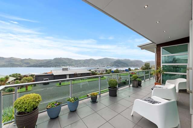 Luxurious harbour living