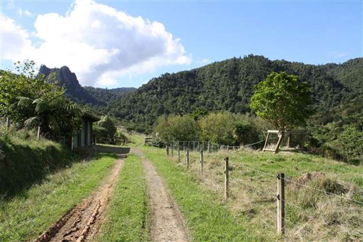 560 Neavesville Road Puriri_7