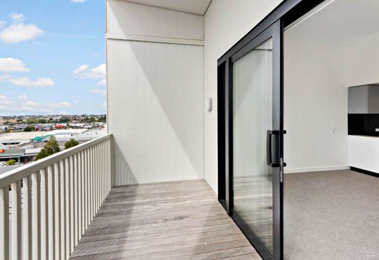 617/38 Mccrae Way New Lynn_3