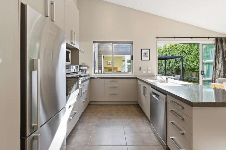 6 Baxendale Drive_3