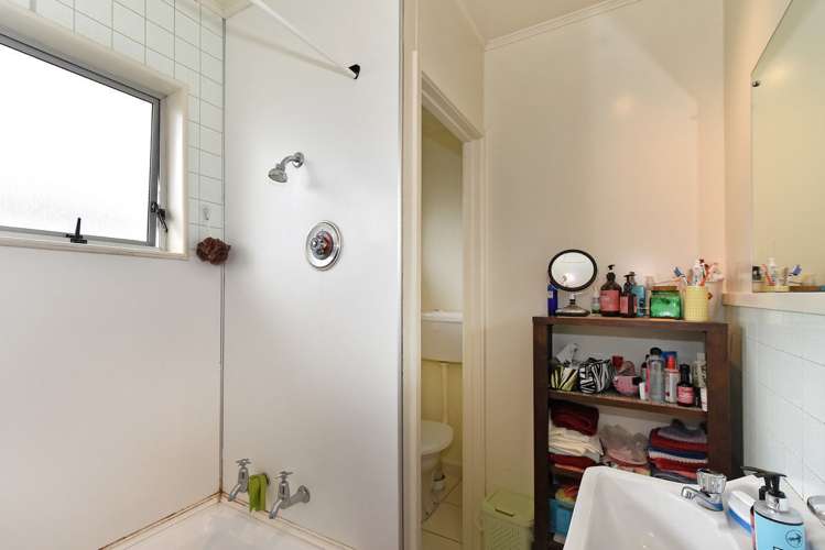 2/352 Hardy Street Nelson City_9