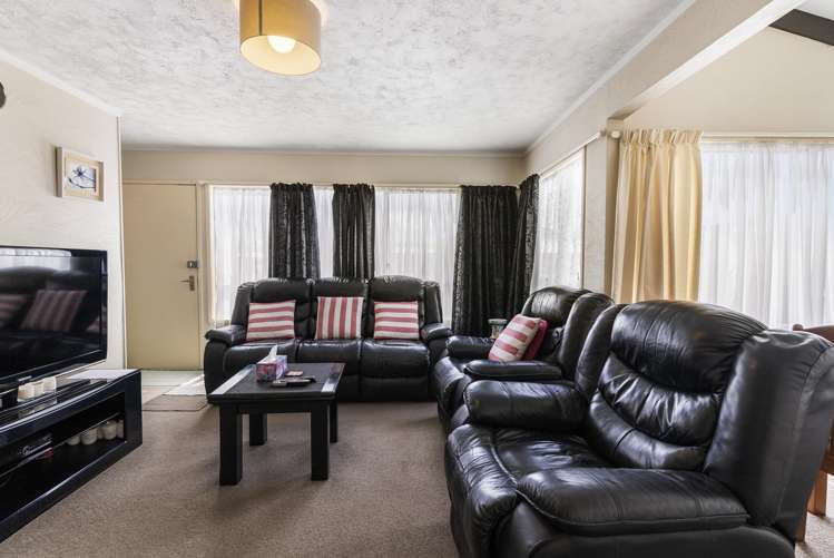 6/69 Kenderdine Road_2