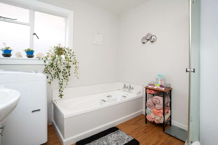 918 Avonside Drive Avondale_23