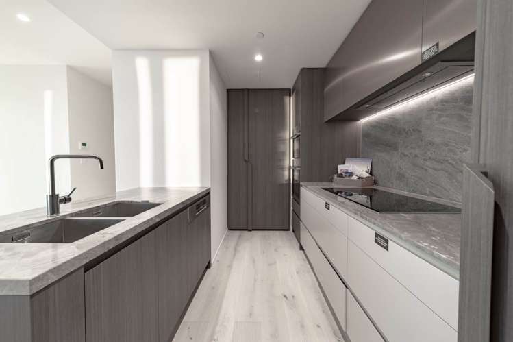 4801/10 Commerce Street City Centre_9