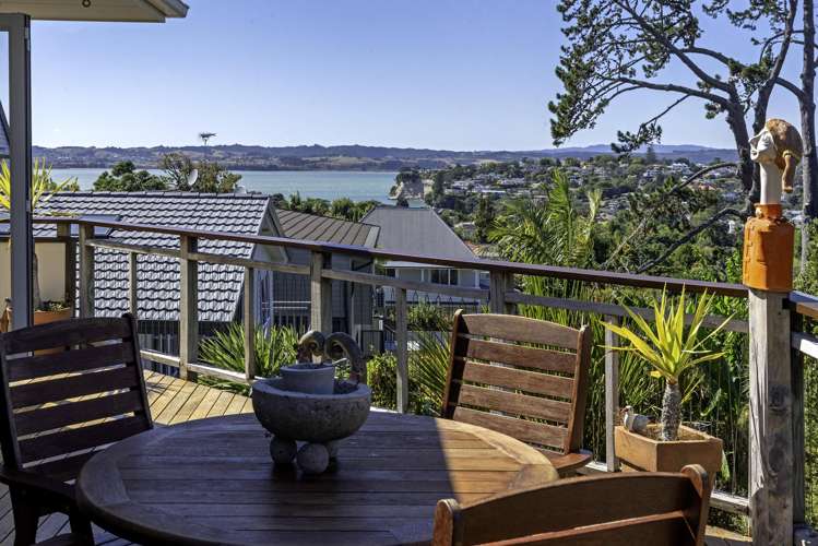 17 Beach Road Mellons Bay_17