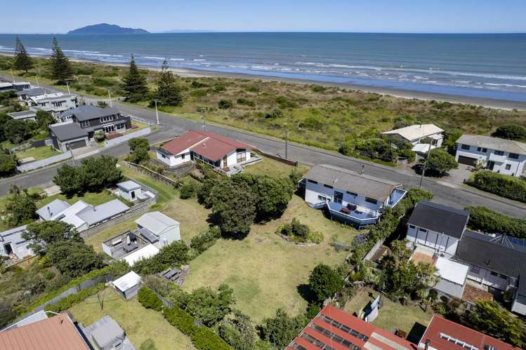 2A Marine Parade Otaki Beach_28