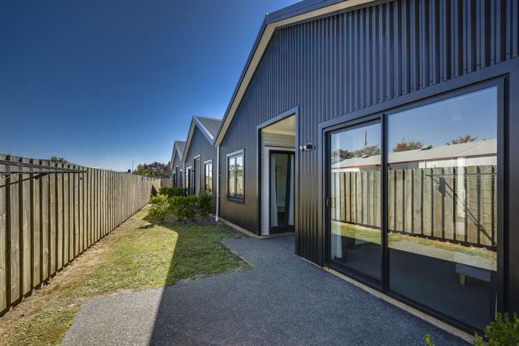 Units 1, 2 and 6/1018 Plunket Street St Leonards_15