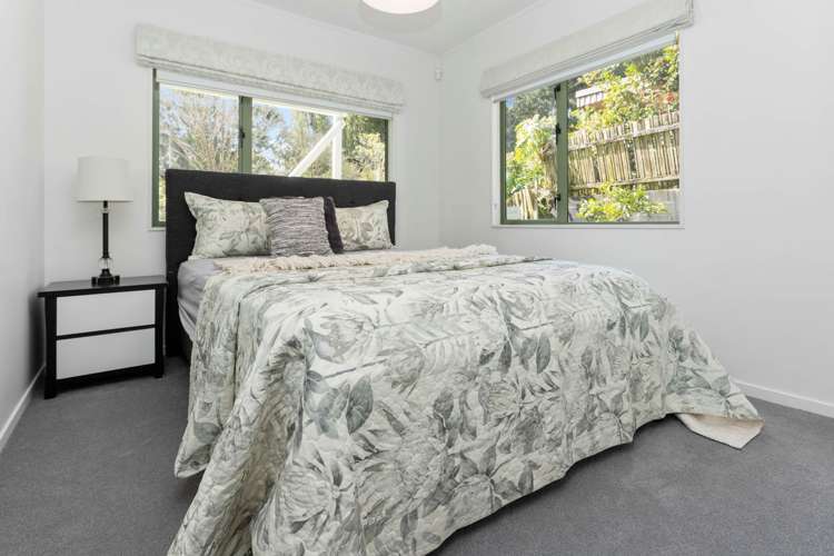 2/6 Seaview Avenue Northcote_6