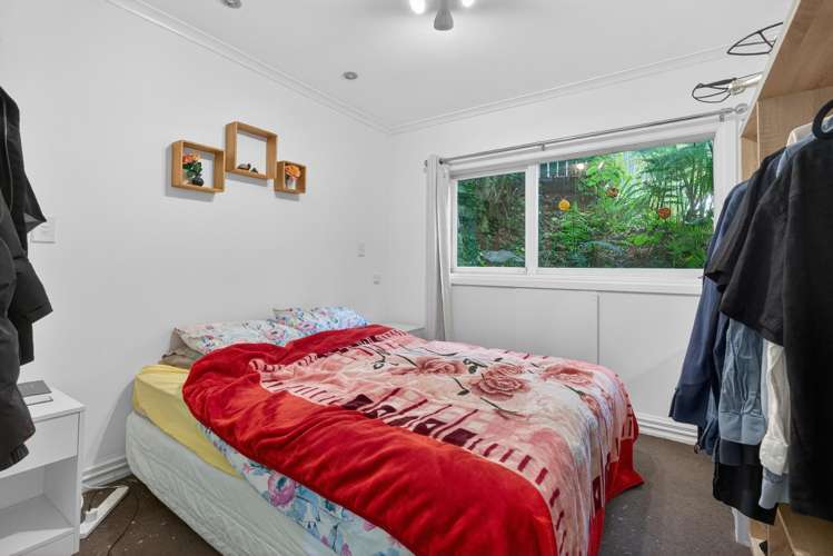 5 Tiniroa Grove Silverstream_23