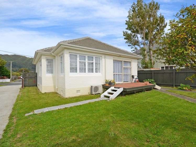 1 Bush Street Naenae_12