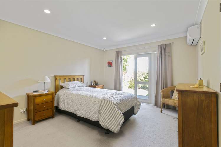 6 Crows Road Swanson_13