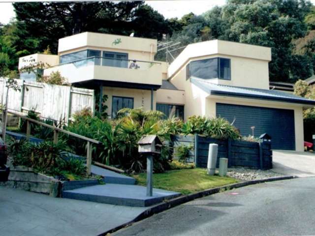 75 Kakariki Grove Waikanae_1