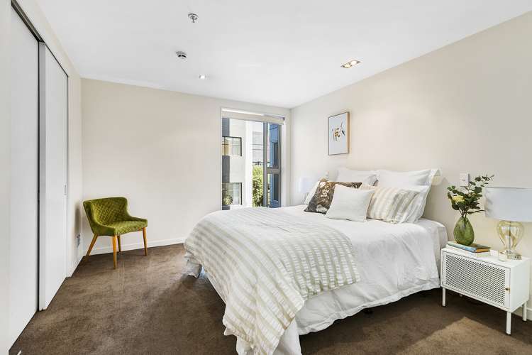 2b/42 Cable Street Te Aro_13