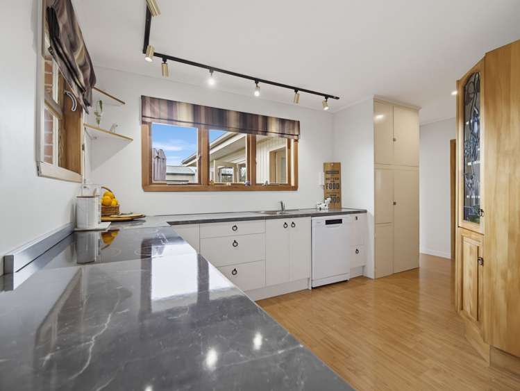 13 Barclay Ave_5