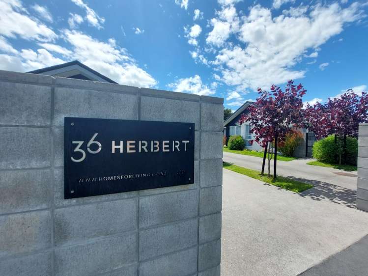 4/36 Herbert Road 10469_1