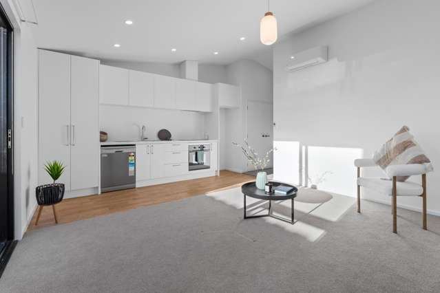 8/213 Gordon Road Mosgiel_3