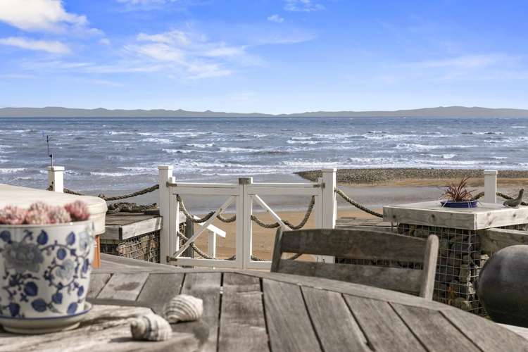 417 Thames Coast  Road SH25 Te Puru_19