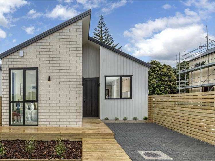 8 Kotiu Place Massey_2