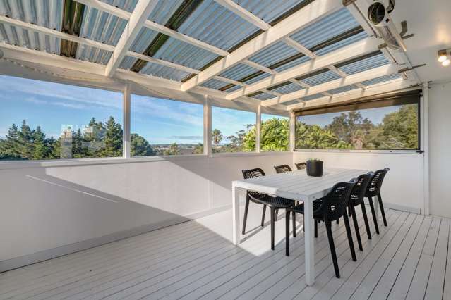 1/4 Roberts Road Matakatia_1