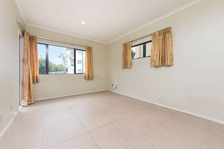 1 Triumph Road Flat Bush_2