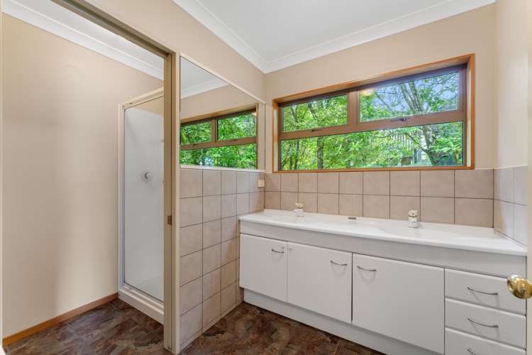 47 Whakamoenga Point Acacia Bay_17