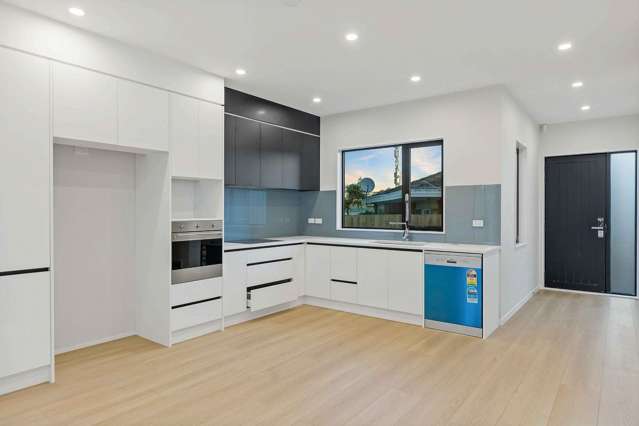 2/155 Te Atatu Road Te Atatu South_1