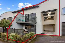 Versatile live/work property hits market