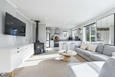 1870 Egmont Road_4