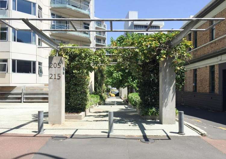 8j/205 Hobson Street Auckland Central_13